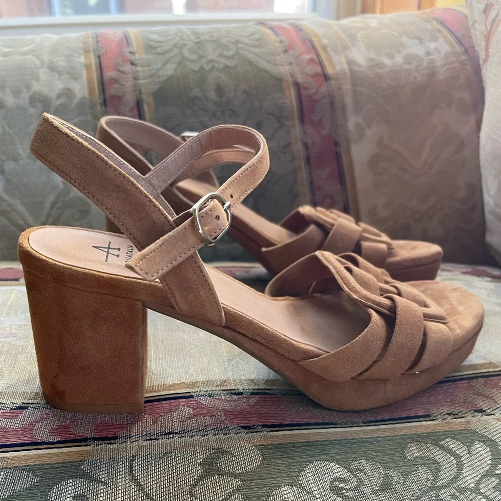 AQUATALIA Micah Suede Platform Sandals. Size 8.5 Women 
S1-17 - Picture 7 of 7